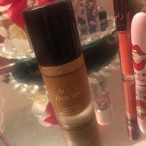 Too Faced Mocha Foundation Born this way